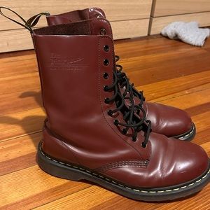 Red Dr. Martens boots 10 men’s